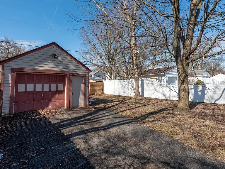 2883 Bremen St — Photo 34