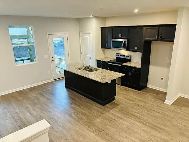 1229 Bessie Ct — Photo 5