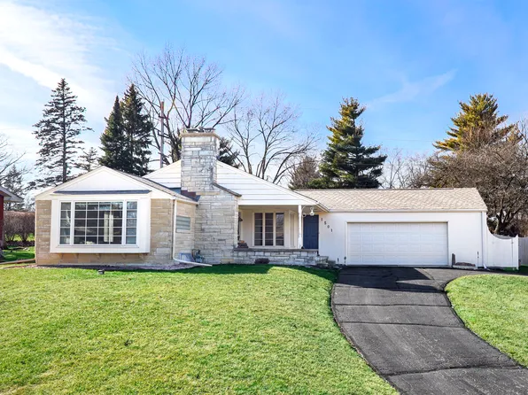 1501 Sugar Valley Ln, Joliet, IL 60433