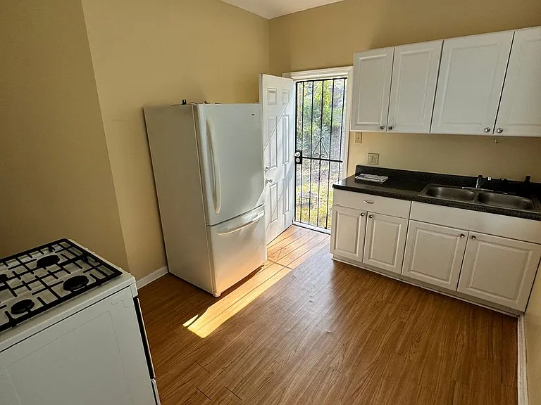 1589 Jackson Ave #1589 — Photo 14