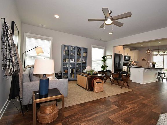 4th image of 3090 Megan Dr