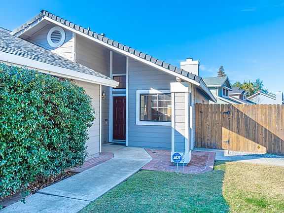 3rd image of 1305 Powderhorn Way
