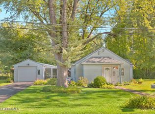 3 Maewin Dr, Glenmont, NY 12077