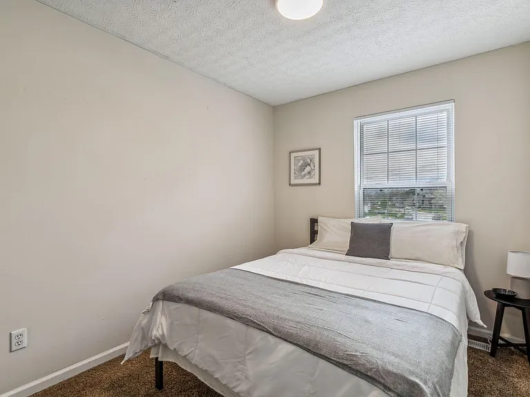3270 Gurtis Dr — Photo 11