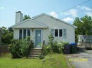 30 Ophelia St, Providence, RI 02909