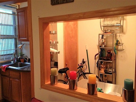 5th image of 524 E 5th St APT 4
