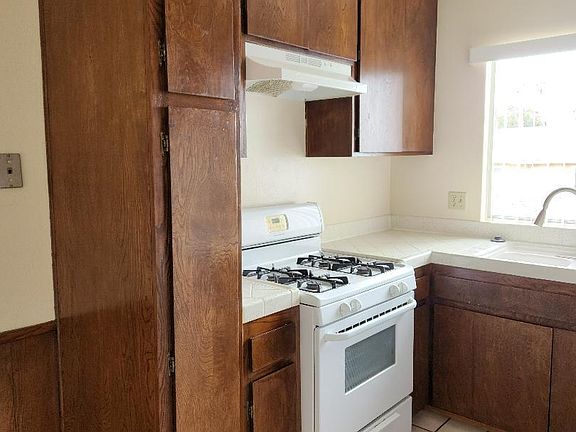 4th image of 2154 Adams Ave #6