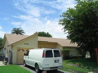 7606 SW 7th Pl, North Lauderdale, FL 33068