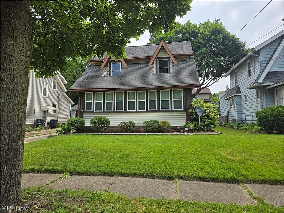 1st image of 1043 Oakland Ave