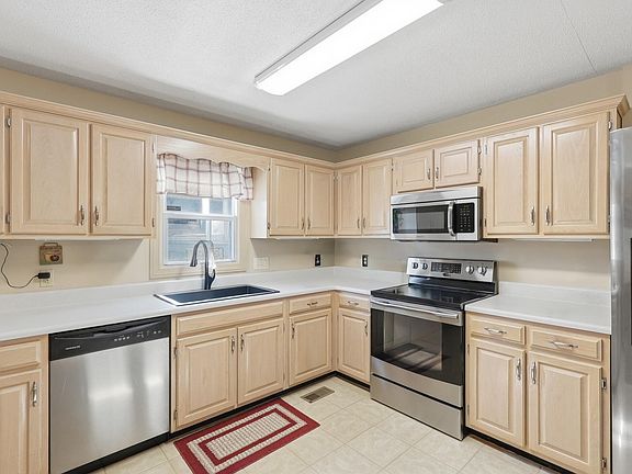 5th image of 1512 Ely Rd