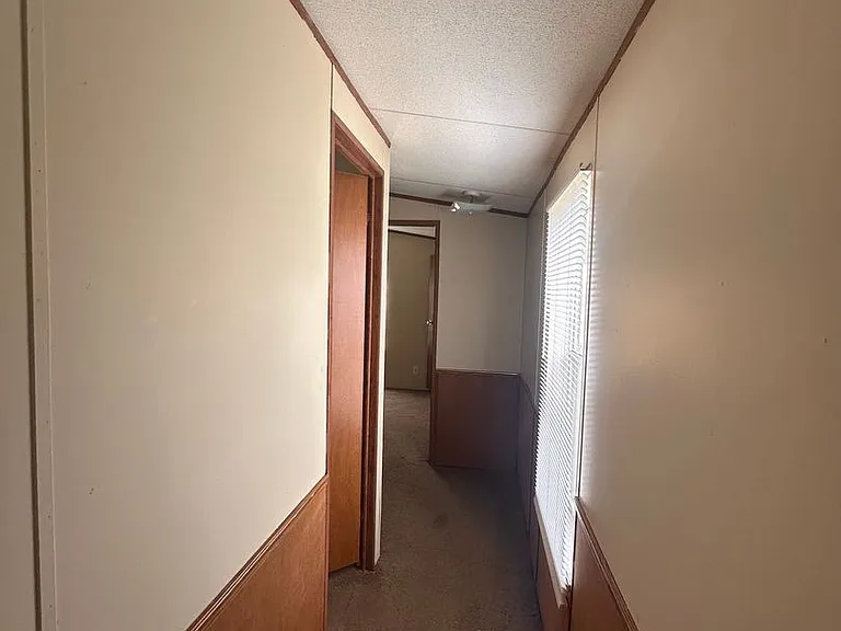284 Clay Cir — Photo 4