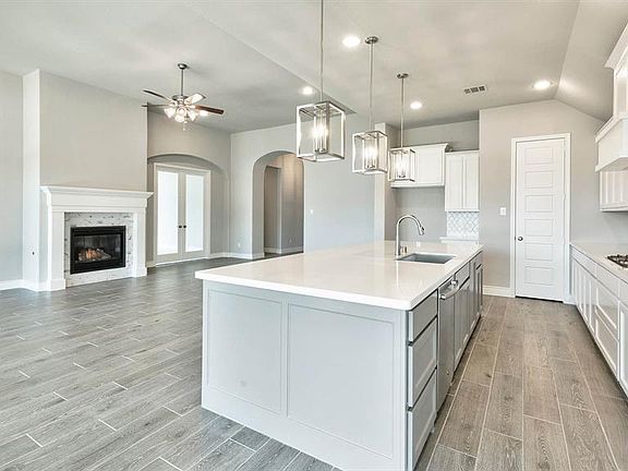 2nd image of 1505 Daisy Corner Dr