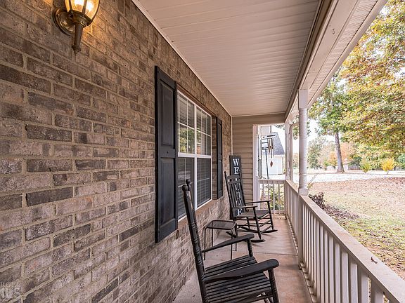 3rd image of 230 Pebble Creek Dr