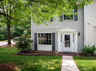 240 Rosebrooks Dr, Cary, NC 27513