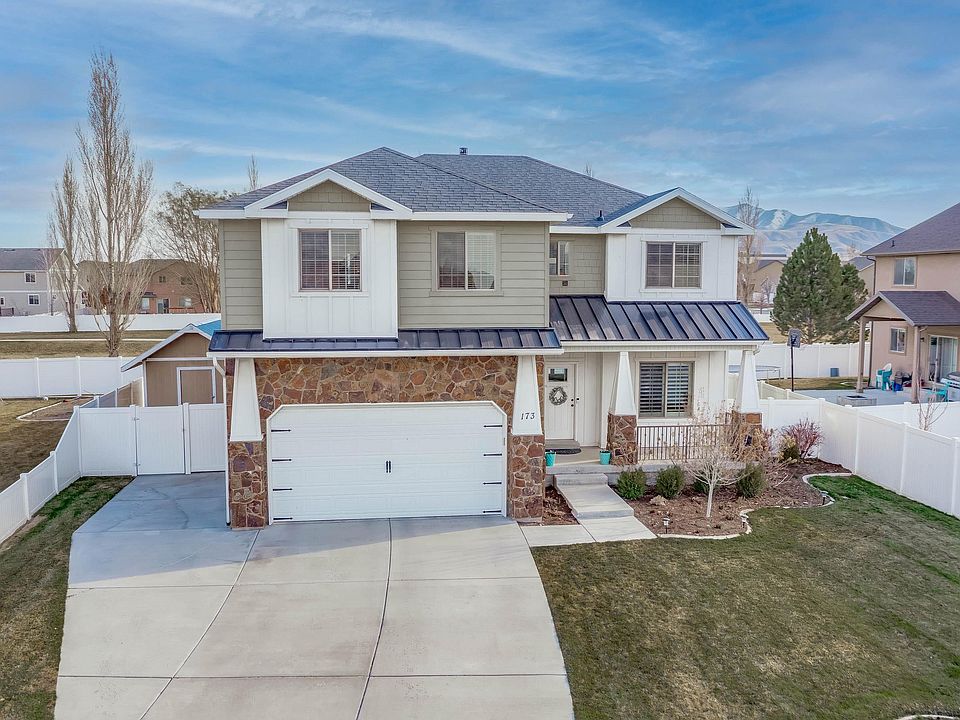 1st image of 173 E Devonshire Cir