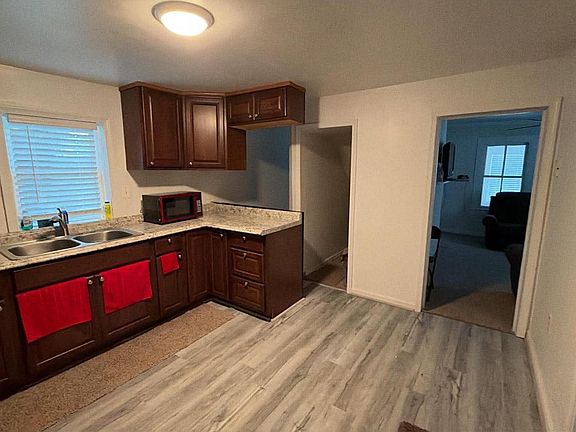5th image of 600 Cedar St