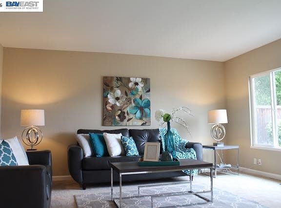 3rd image of 6868 Inglewood Ct