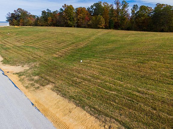 2nd image of 32 Spring Branch Hollow Rd