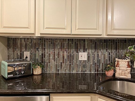 5th image of 7528 Morningside Dr