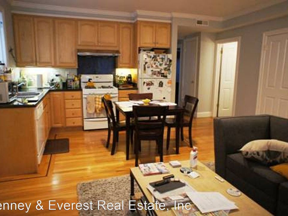 1st image of 2748 Gough St Unit 1