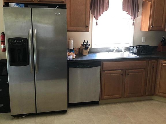 5th image of 1060 Edgebrook Dr S