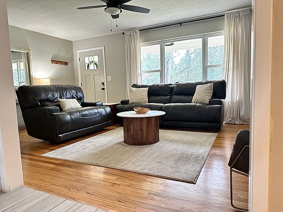 Bright and spacious living room