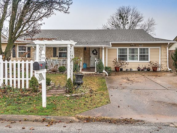 2nd image of 640 E 133rd Pl