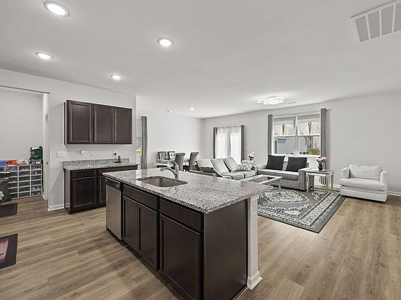 4th image of 301 Oliver Way