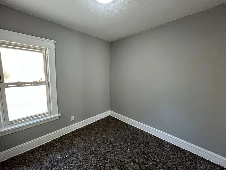 1093 E 147th St #2 — Photo 10