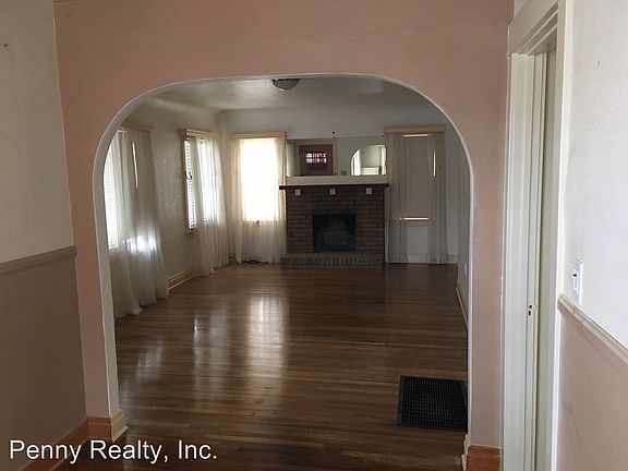 5th image of 707 E 3rd St