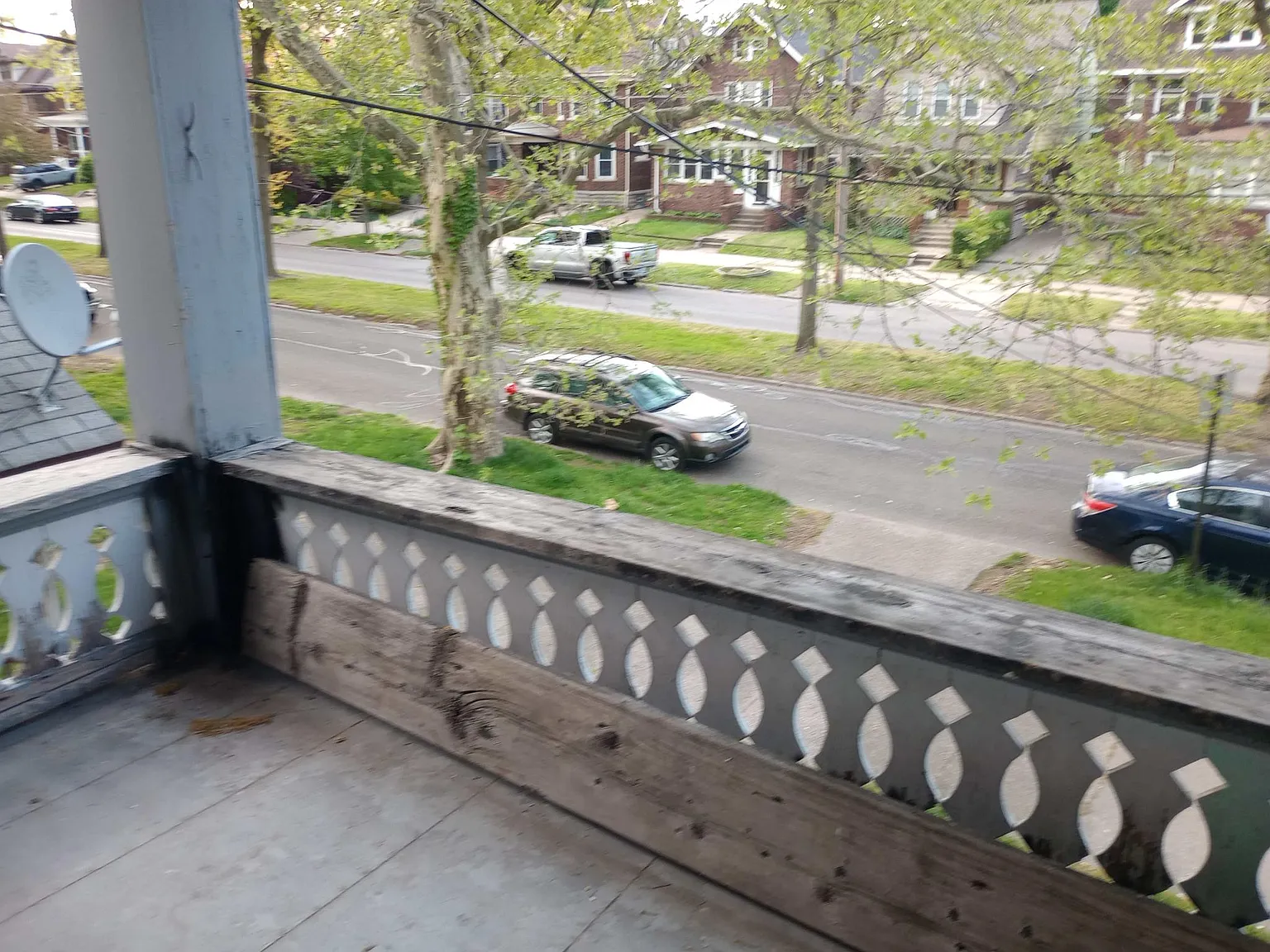 3 bed, 954 sqft, $1,000 — Photo 2