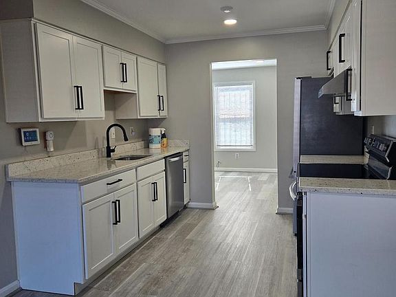 2nd image of 5825 Suitland Rd