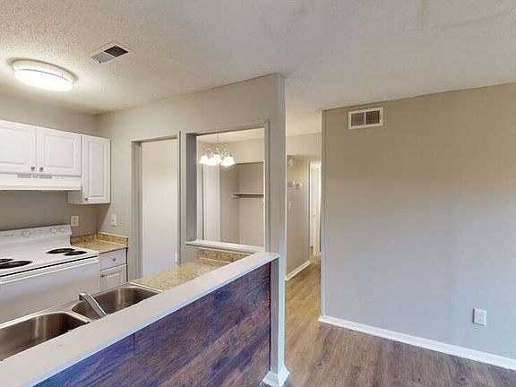4th image of 4031 Hunters Ridge Dr SW APT 3