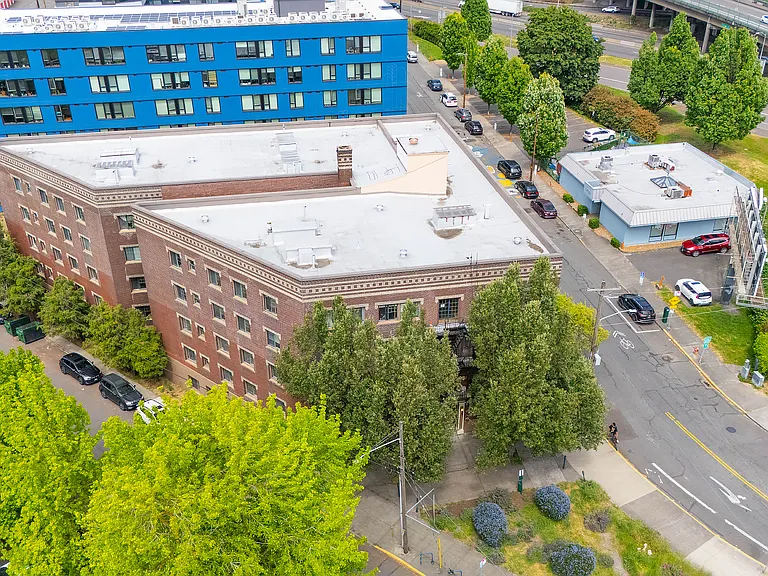 Historic Paramount Apartments — Photo 61