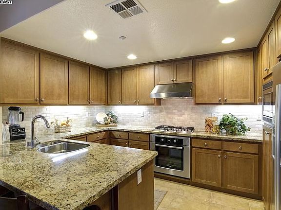 2nd image of 524 Dovecote Ln