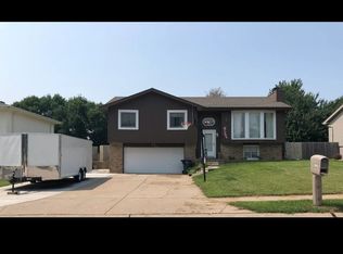 4006 N 211th St, Elkhorn, NE 68022