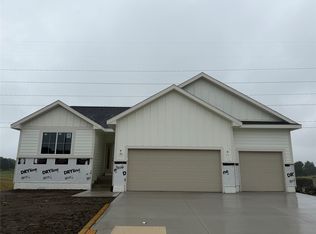 3014 Shady Lane Dr, Norwalk, IA 50211