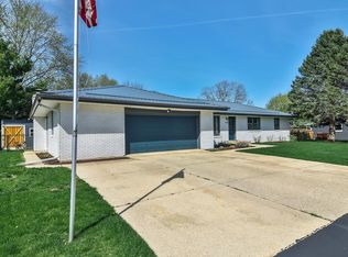 1025 Crest View Trl, Byron, IL 61010