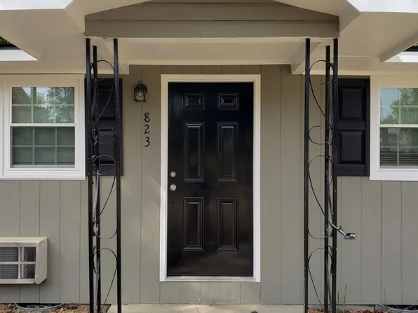 823 McNeil St, Spring Lake, NC 28390