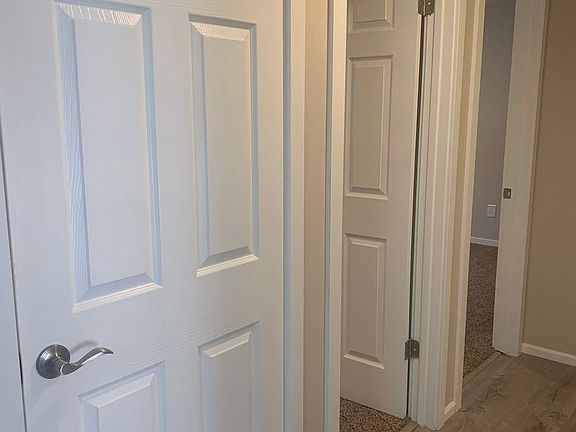 4th image of 5810 186th Avenue Ct E