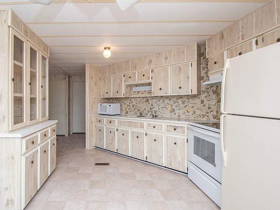 3rd image of 8229 Green Ct