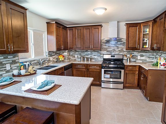 5th image of 21015 Gresham St APT 7
