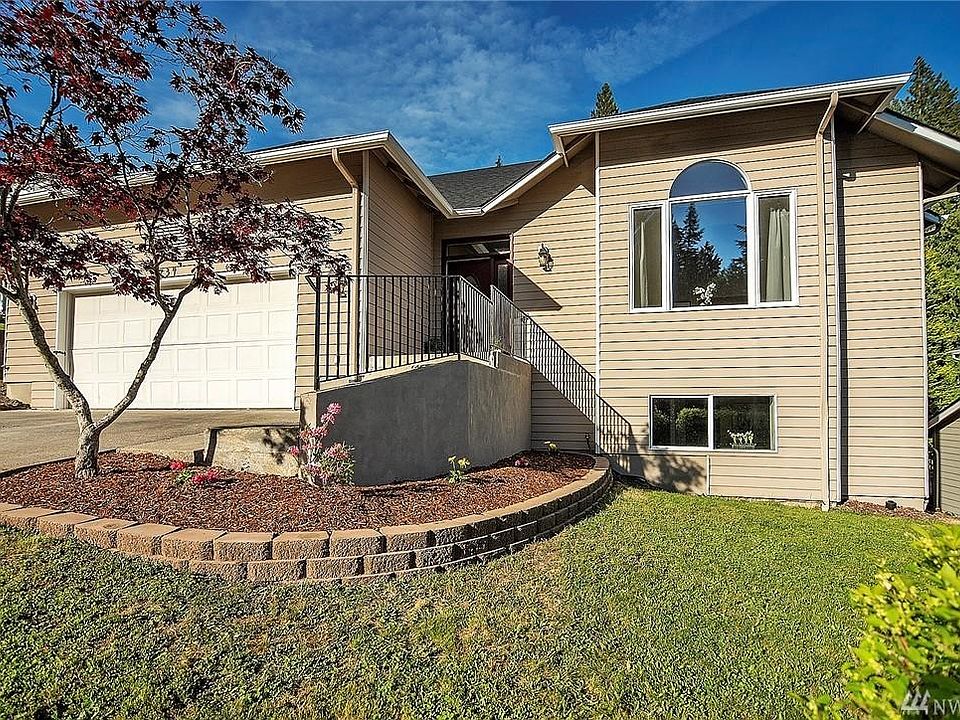 1st image of 234 W Saint James Pl