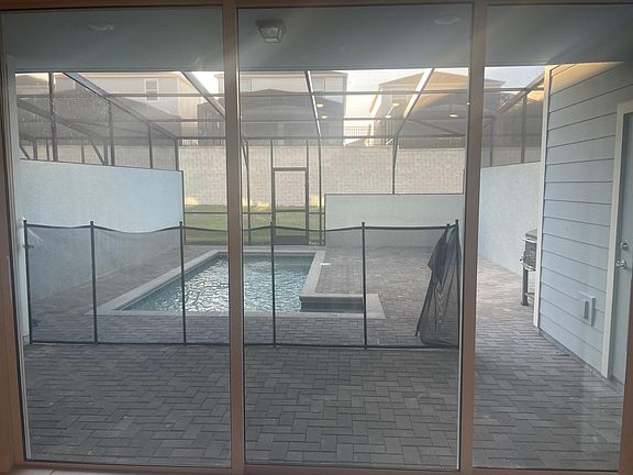 4th image of 820 Paradise Dr