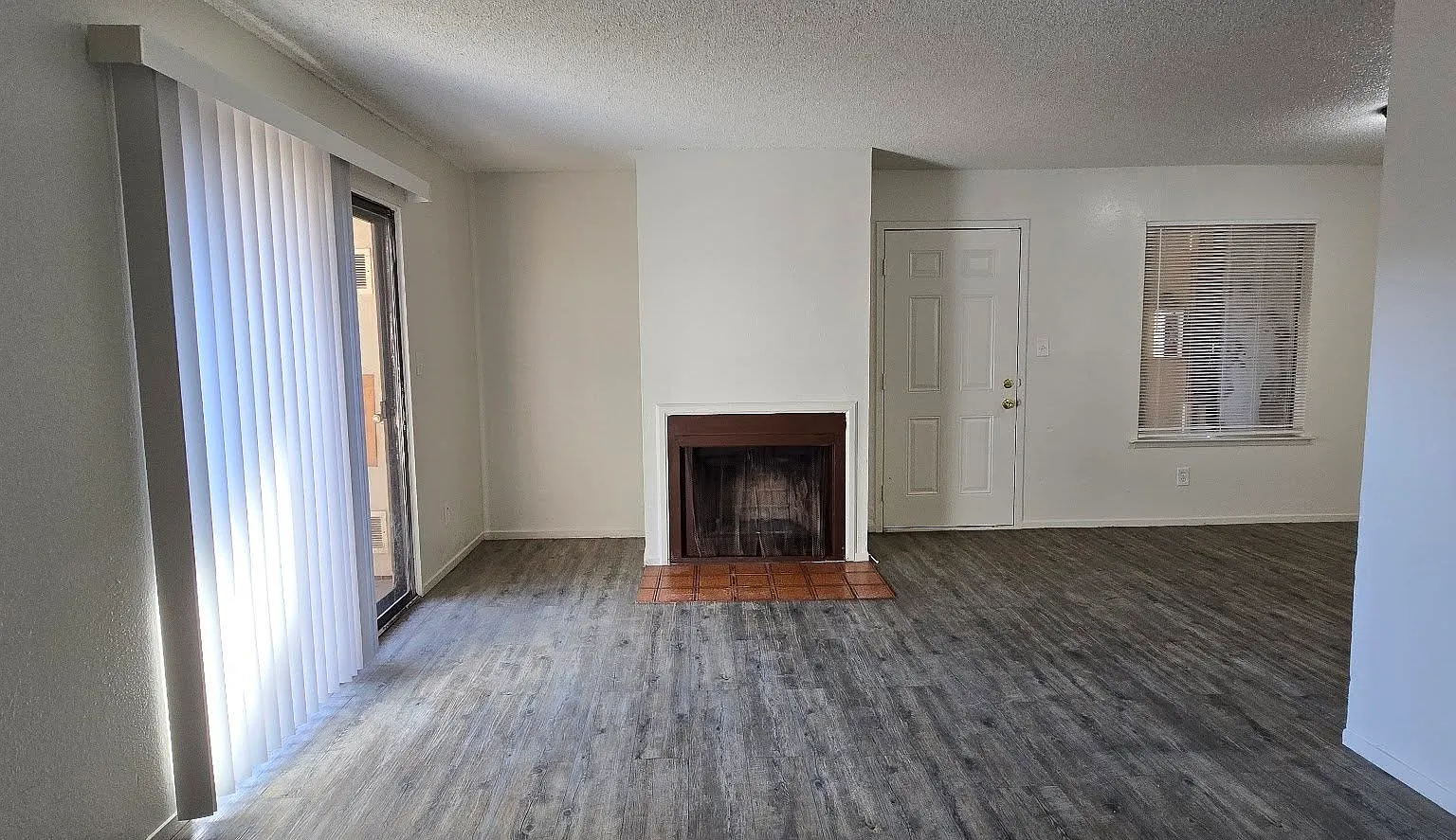 1 bed, 699 sqft, $1,150 — Photo 3