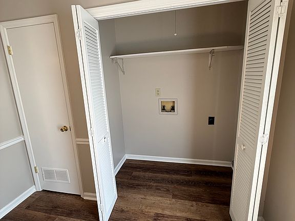 2nd image of 60 Edgefield Ln NW #60