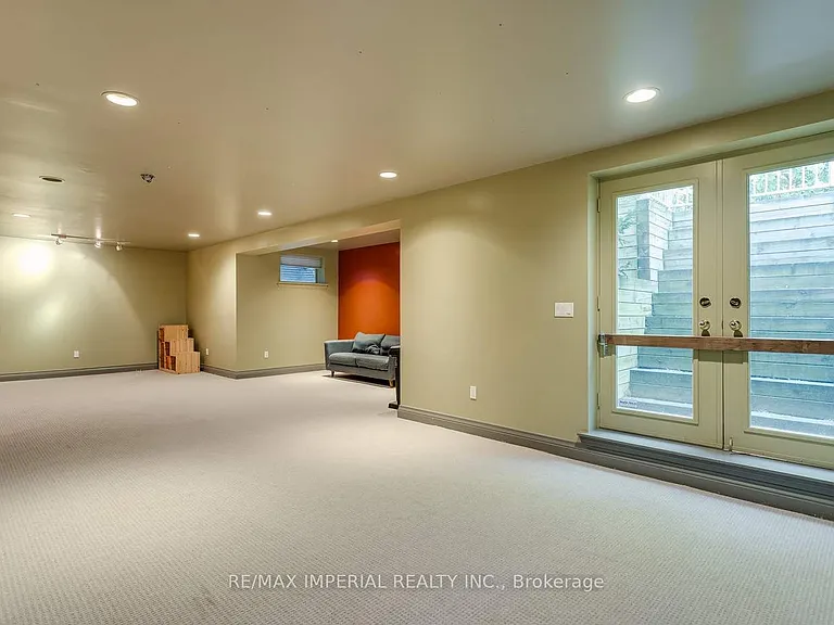 270 Spring Garden Ave — Photo 41