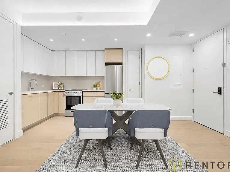 622 11th Ave #717 — Photo 1
