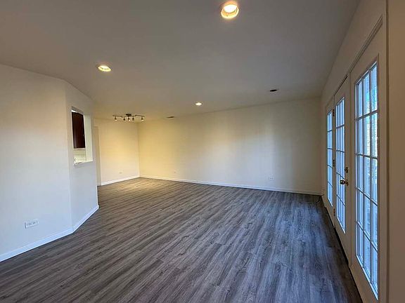 2nd image of 684 Quincy Bridge Ln #305