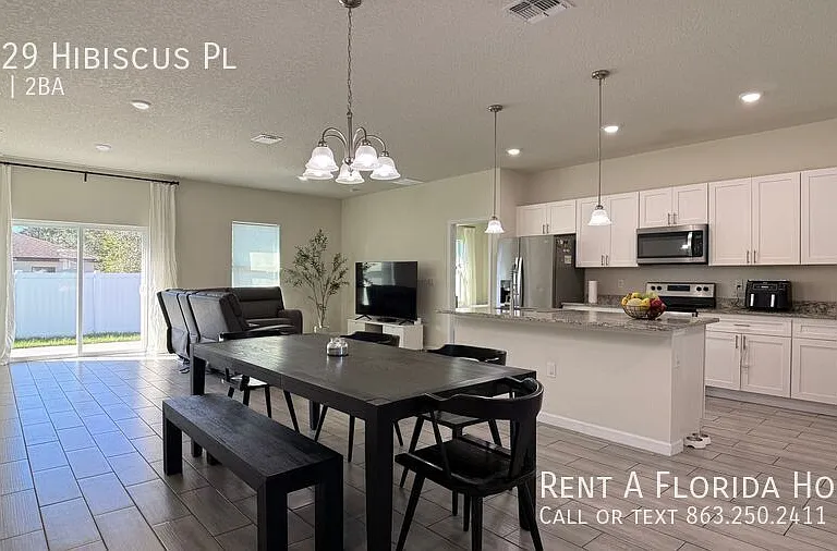 2129 Hibiscus Pl — Photo 5